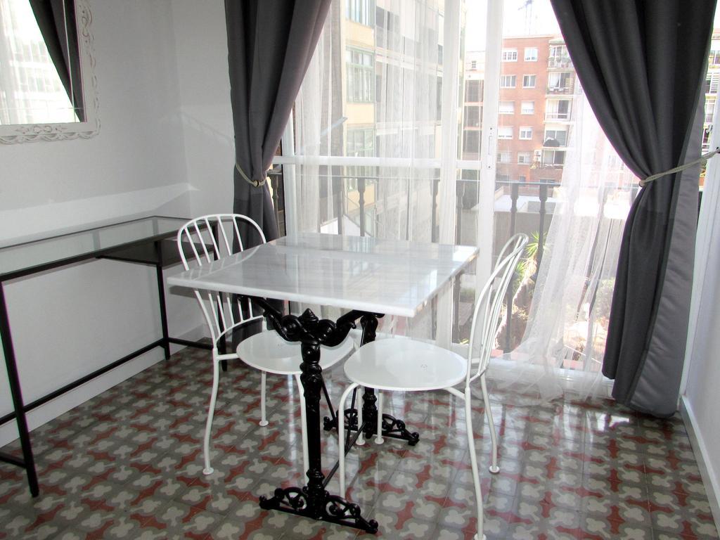 Pensio Cerdanya Hotel Barcelona Szoba fotó